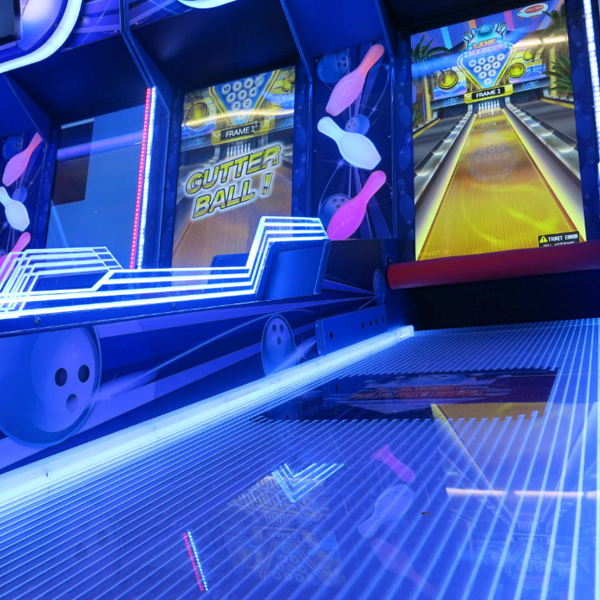 lane-master-redemption-arcade-game-unis-games-image2 Lane Master